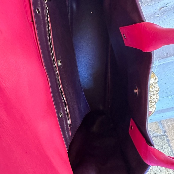 Gorgeous Large Versace Medusa Leather Handbag - Picture 9 of 14